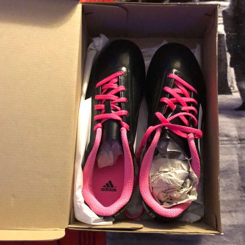 Adidas Conquisto FG J Soccer shoes Size 5 1/2